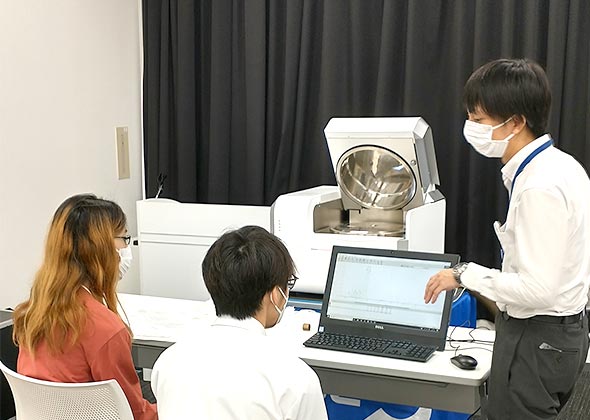 中・高校生向け分析機器体験実習「JAIMAサマーサイエンススクール」の開催