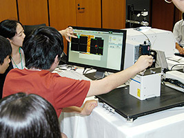 中・高校生向け分析機器体験実習「JAIMAサマーサイエンススクール」の開催